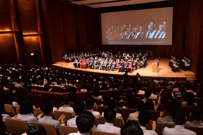 香港大學舉行新生入學禮。