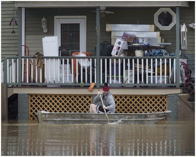 密密西比谷至俄亥俄州广泛地区风雨交加部分地区严重水浸。 AP
