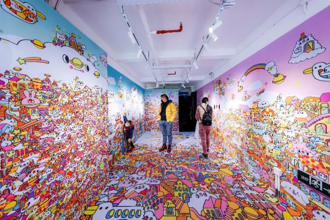 「创><艺互联」首个展览「潜行异想脑空间」在深圳南头古城展开。