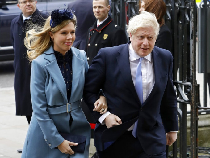 英国首相约翰逊未婚妻平安诞下男婴。AP