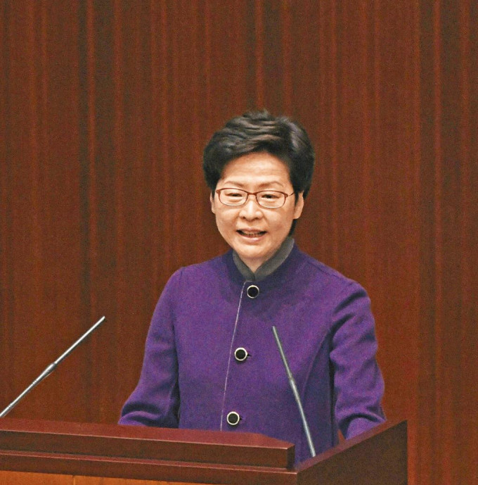 林鄭月娥建議將政策局由十三個增至十五個。