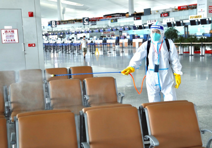 南京公报本次疫情源头：清洁工打扫俄罗斯入境航班感染。（示意图）