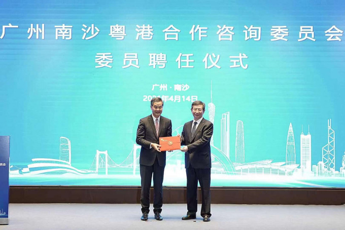 《广州南沙粤港合作谘询委员会》日前正式成立，由全国政协副主席梁振英担任顾问。