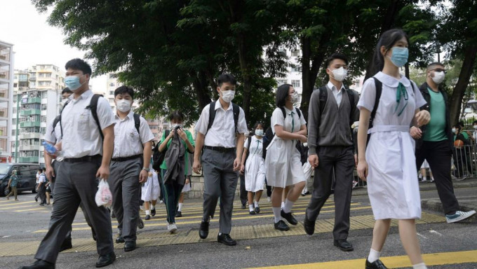 全港中学、小学、幼稚园提早放暑假。资料图片