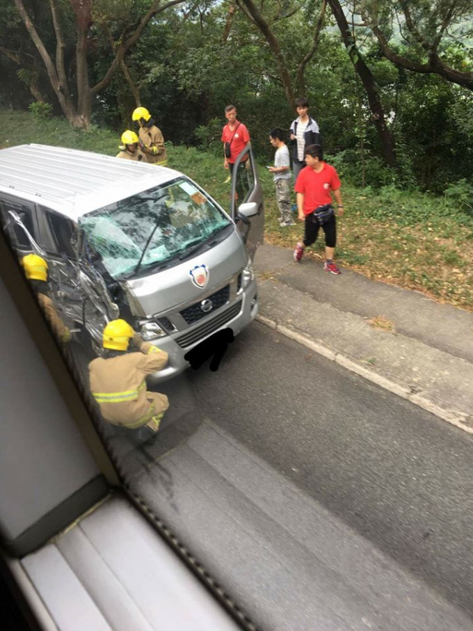 西沙路交通意外。facebook西貢日報 Sai Kung Info圖片