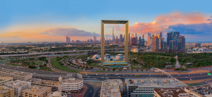 在為期六個月的2020杜拜世博會期間，旅客憑阿聯酋航空登機證即可免費參觀當地人氣景點杜拜之框。