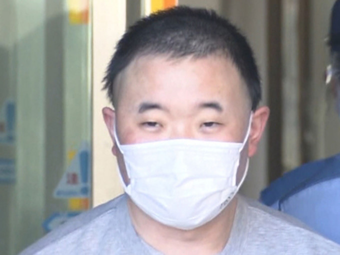 日本一名失業男揚言血洗疫苗接種中心，被警方逮捕。網圖