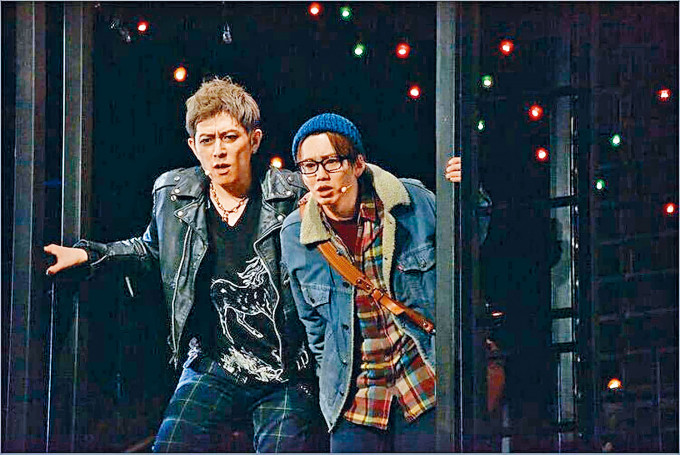 ■堂珍嘉邦演出的舞台剧包括男星花村想太（右）等共15人染疫。