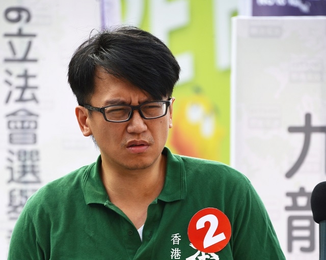 「香港本土力量」何志光去年出席選舉論壇，在場外與人爭執，警方今日在上水區再拘捕一名男子。資料圖片