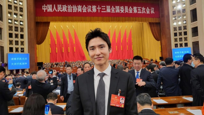 蔡加讚正在北京出席全國政協13屆五次會議。