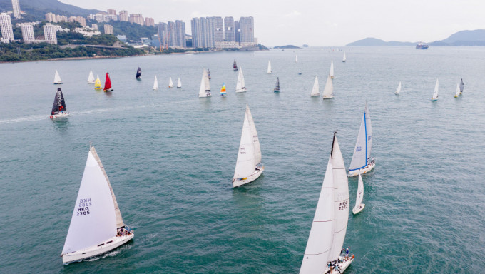 一連三場的懸浮獨木舟、帆船以及海岸賽艇的香港環島大賽圓滿落幕。香港遊艇會圖片