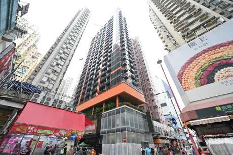 君譽峰2房連天台及平台戶呎價逾4.6萬水平。