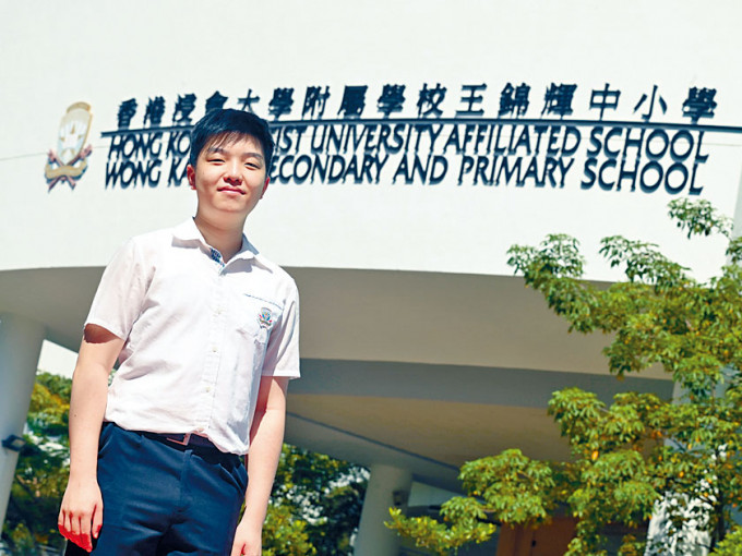 姜子聖在英國高考考獲五科A*佳績，將遠赴英國倫敦大學學院修讀化學系。