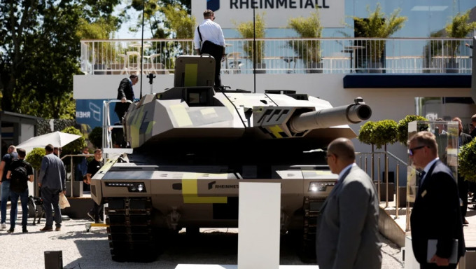 德国军备制造商拟在乌克兰建坦克厂。路透社