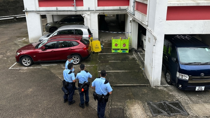 女子墮樓當場死亡。梁國峰攝