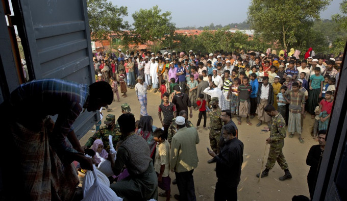 缅甸和孟加拉同意，两年内把流亡孟加拉的罗兴亚人遣返缅甸。AP