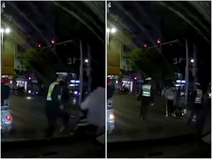 脚踢冲闸铁骑驾驶者倒地，广东一辅警被开除。
