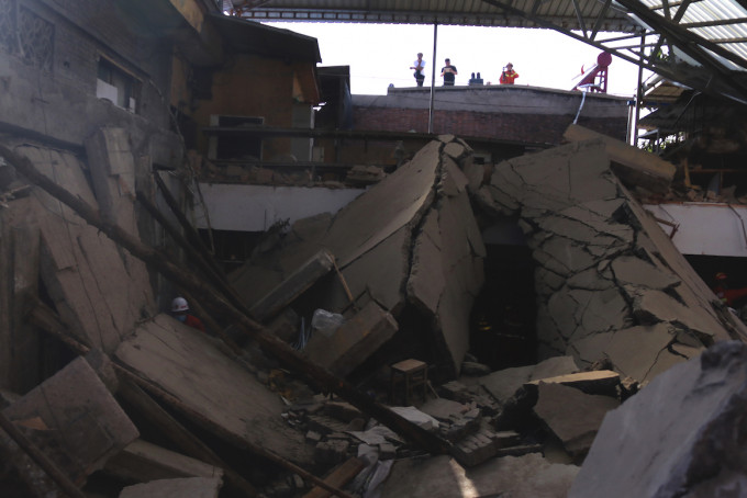 山西飯店倒塌，導致29人死亡。AP