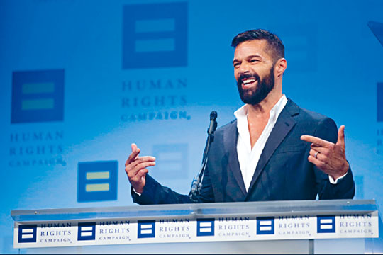 已育有3名子女的Ricky Martin在人权晚宴上再公布喜讯，表示正在期待BB的来临。