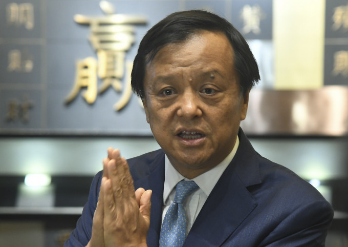 港交所行政总裁李小加将于本月底卸任。