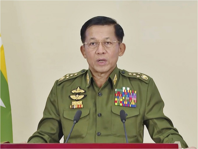緬甸國防軍總司令敏昂萊呼籲民眾與軍方合作，實現真正的民主。AP資料圖片