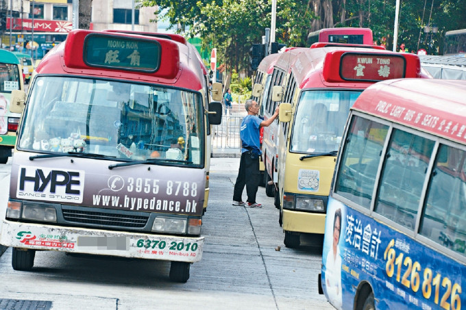 小巴业界促2元乘车计划扩至红Van。 资料图片