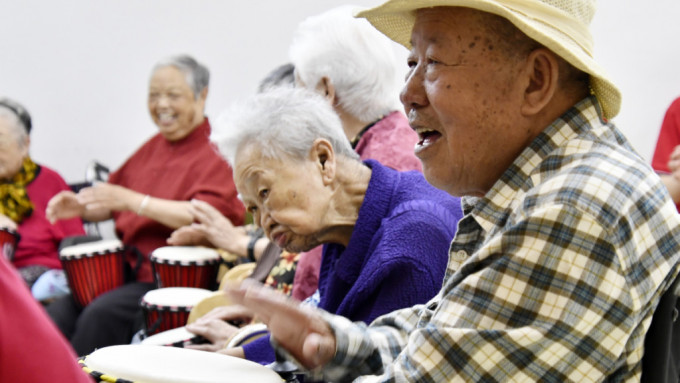 北京常住人口持續減少和老化。新華社