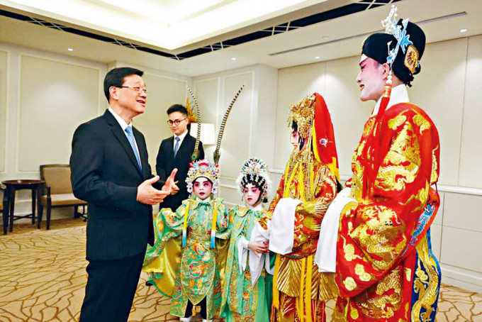 特首李家超将于下周三发表新一份《施政报告》，有消息指将增设办公室，宣扬中华文化。