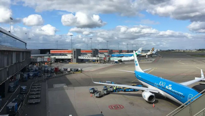 荷兰史基浦机场。Unsplash图片
