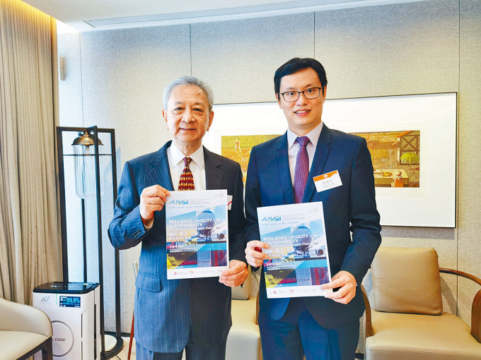 左起：航運交通界立法會議員易志明、貿發局副總裁劉會平。
