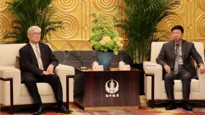 中國國民黨副主席夏立言29日下午在上海和平飯店與大陸國台辦主任宋濤會面。 中時