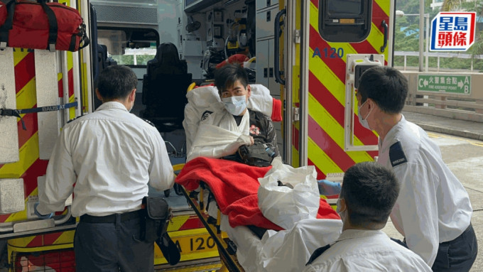 工人受傷由救護車送院。梁國峰攝