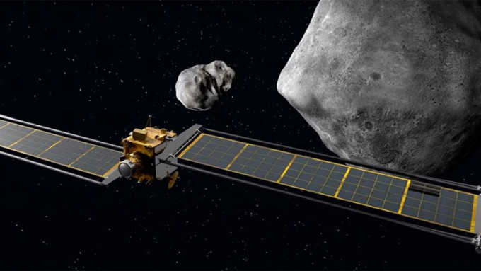 美國在去年試驗用一小飛行器接擊一枚接近地球的小行星。