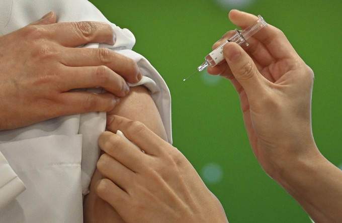 中大調查指不足4成市民願接種新冠疫苗。資料圖片