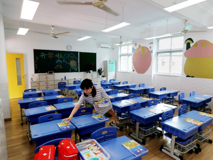 教育部指新学年中小学需全面落实「双减」政策。新华社图片