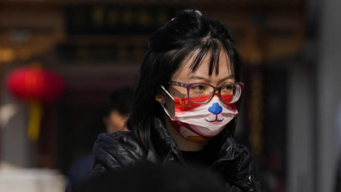 张义呼吁民众出街要戴口罩。资料图片