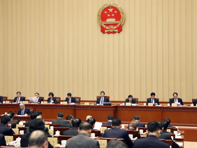 十三屆全國人大常委會第十五次會議在北京舉行會議。新華社