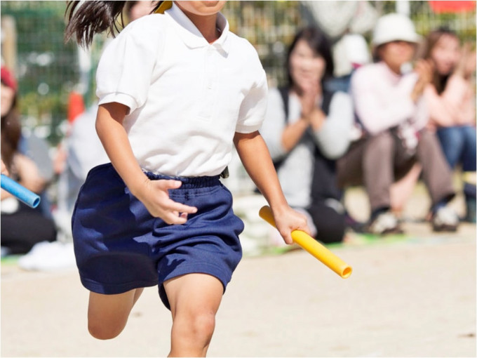 日本小學禁止女學生上體育課時穿內衣。示意圖（網圖）