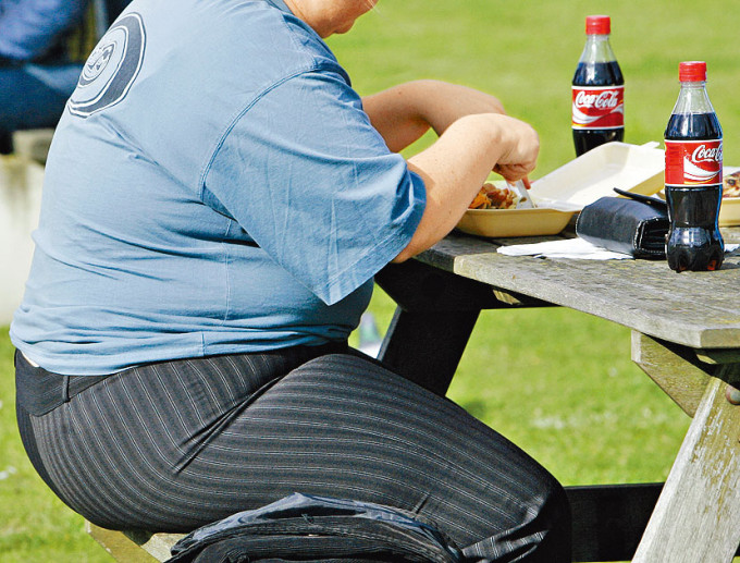 英格蘭因肥胖而入院者，近年增加了一成七。