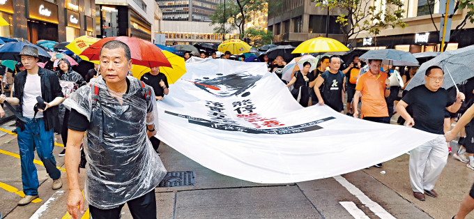 ■黎智英等七人因前年参加八月十八日集会游行，被裁定非法集结罪成。