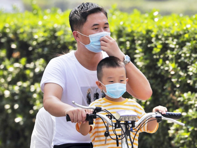 内地过去一日新增12宗新冠肺炎确诊，均属来自上海、广东、四川、天津和重庆的境外输入病例。AP图片