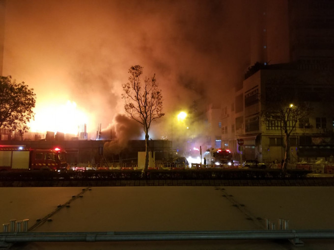 白田坝街地盘四级火烧足七个钟大致救熄。Chi Ho Ko‎图片