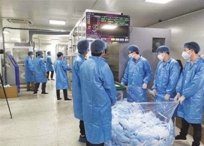 世界最高速口罩机广州市番禺区投产，每分钟制千个口罩。(网图)