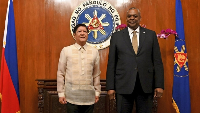 美国国防部长奥斯汀与菲律宾总统小马可斯会谈。AP