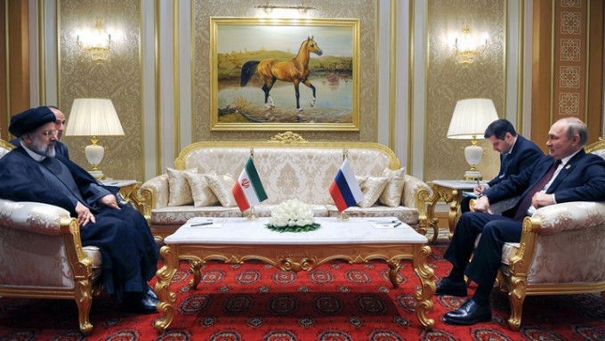 俄罗斯土耳其及伊朗举行三方峰会，普京与伊朗总统莱希会面。AP图片