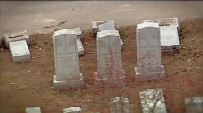 密苏里州圣路易市有多达200个犹太人坟墓的墓碑被人破坏。