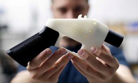 德州公司「分散式防禦」在網上公開3D打印塑膠手槍藍圖惹爭議。(美聯社)