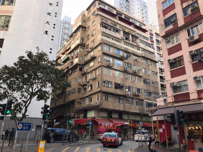 跑馬地景祥大樓，新近獲寶庭重建出價收購，初步收購總額涉約15億，每方呎收購價介乎1.8萬至2.2萬。