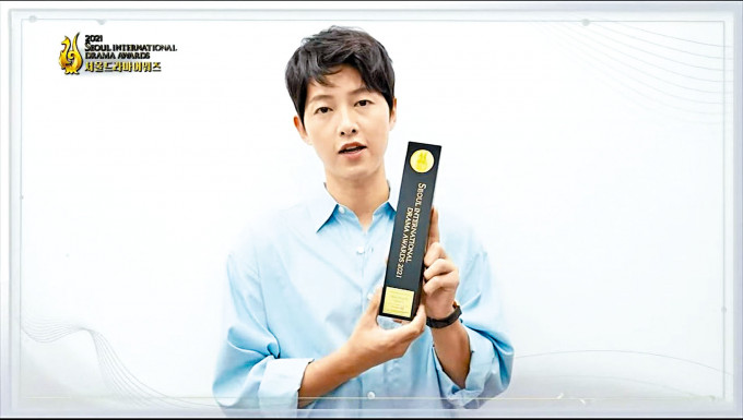 宋仲基昨在「首尔国际电视大奖」获韩流男星奖，他透过短片致谢。