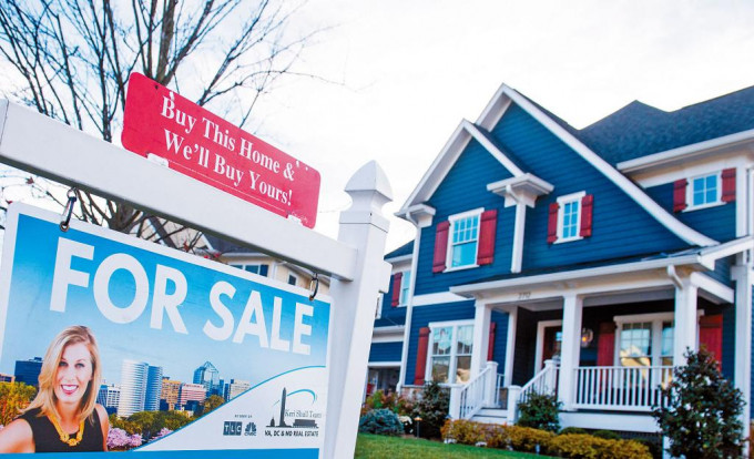 在熱熾的買樓需求下，美國房屋供不應求，推高樓價。